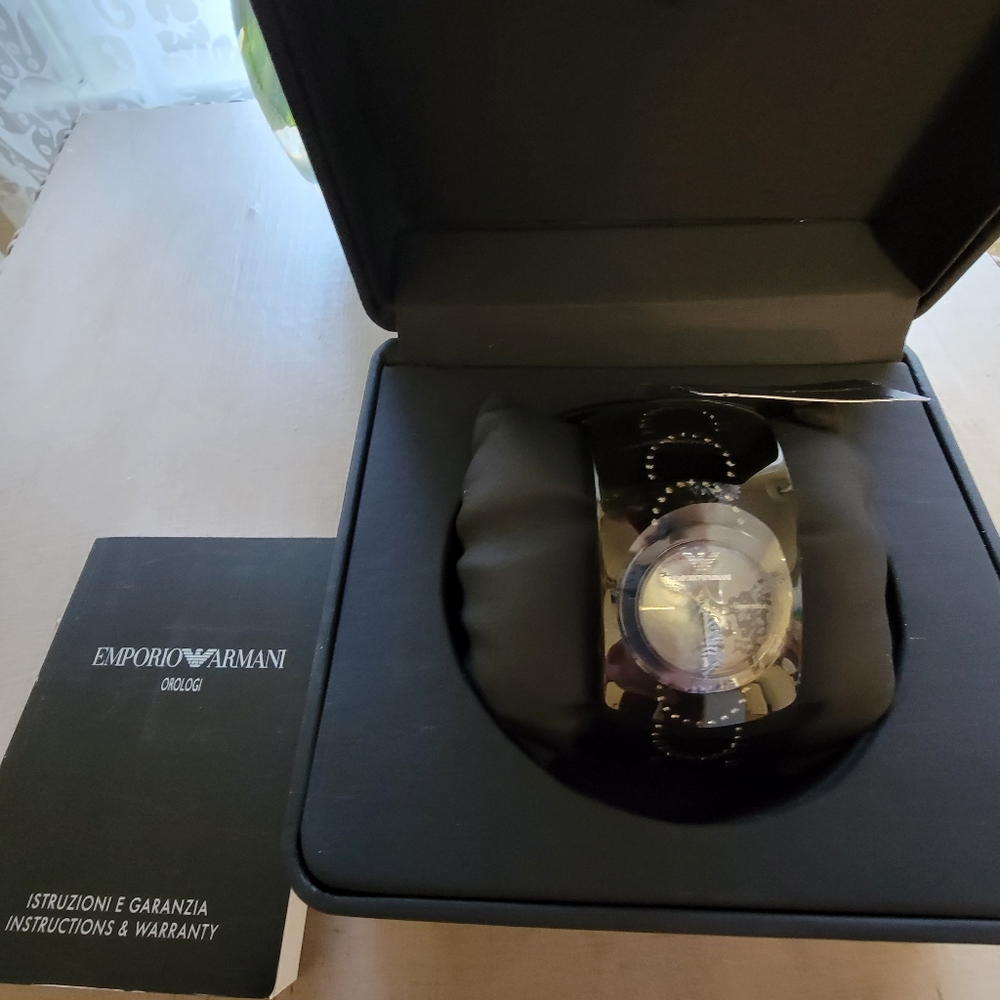 NWT Emporio Armani watch woman